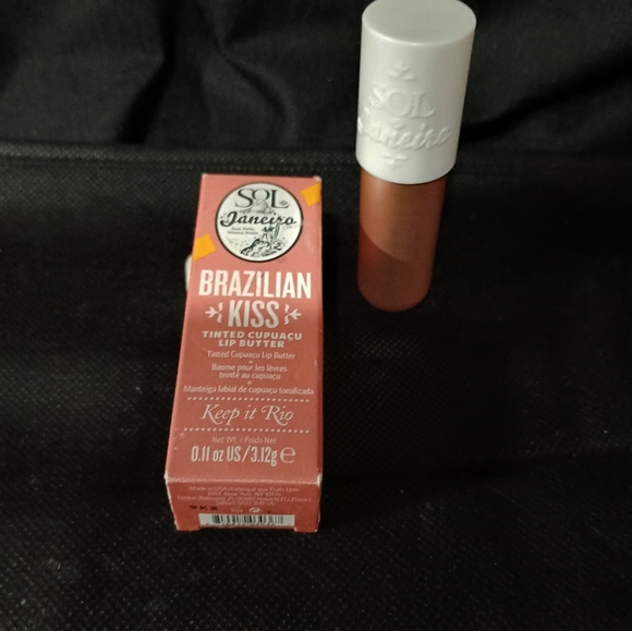 Brazilian Kiss - Picture 2 of 3